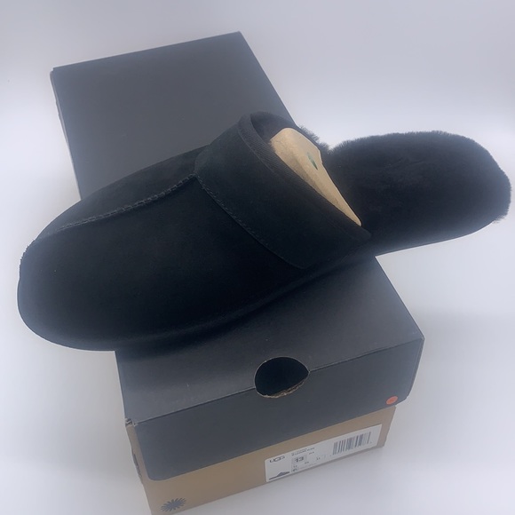 Authentic Ugg Slides - Picture 2 of 3